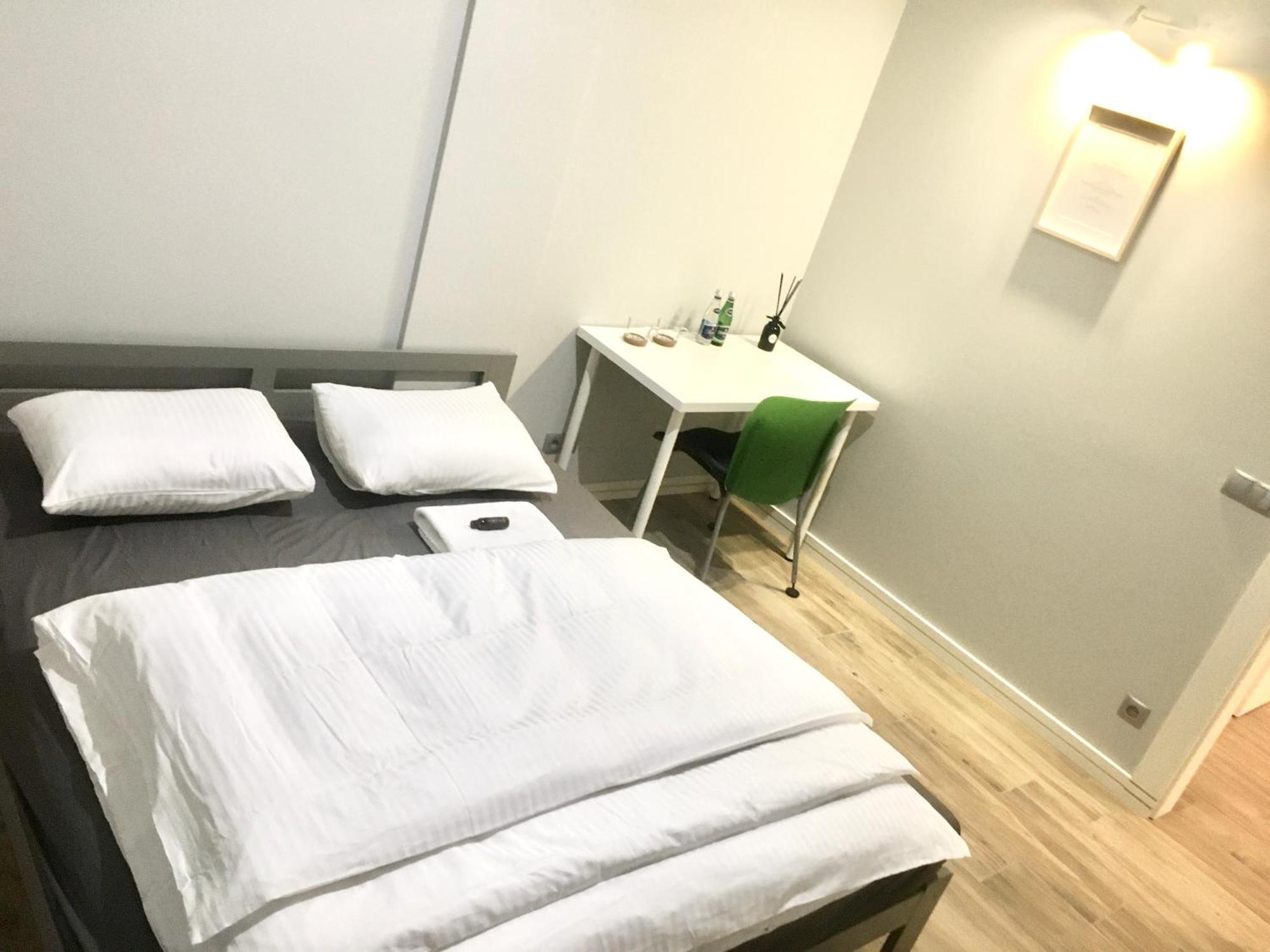Fractal Guest Rooms - Poznan Centrum Andersia Square & Old Town 客房 照片